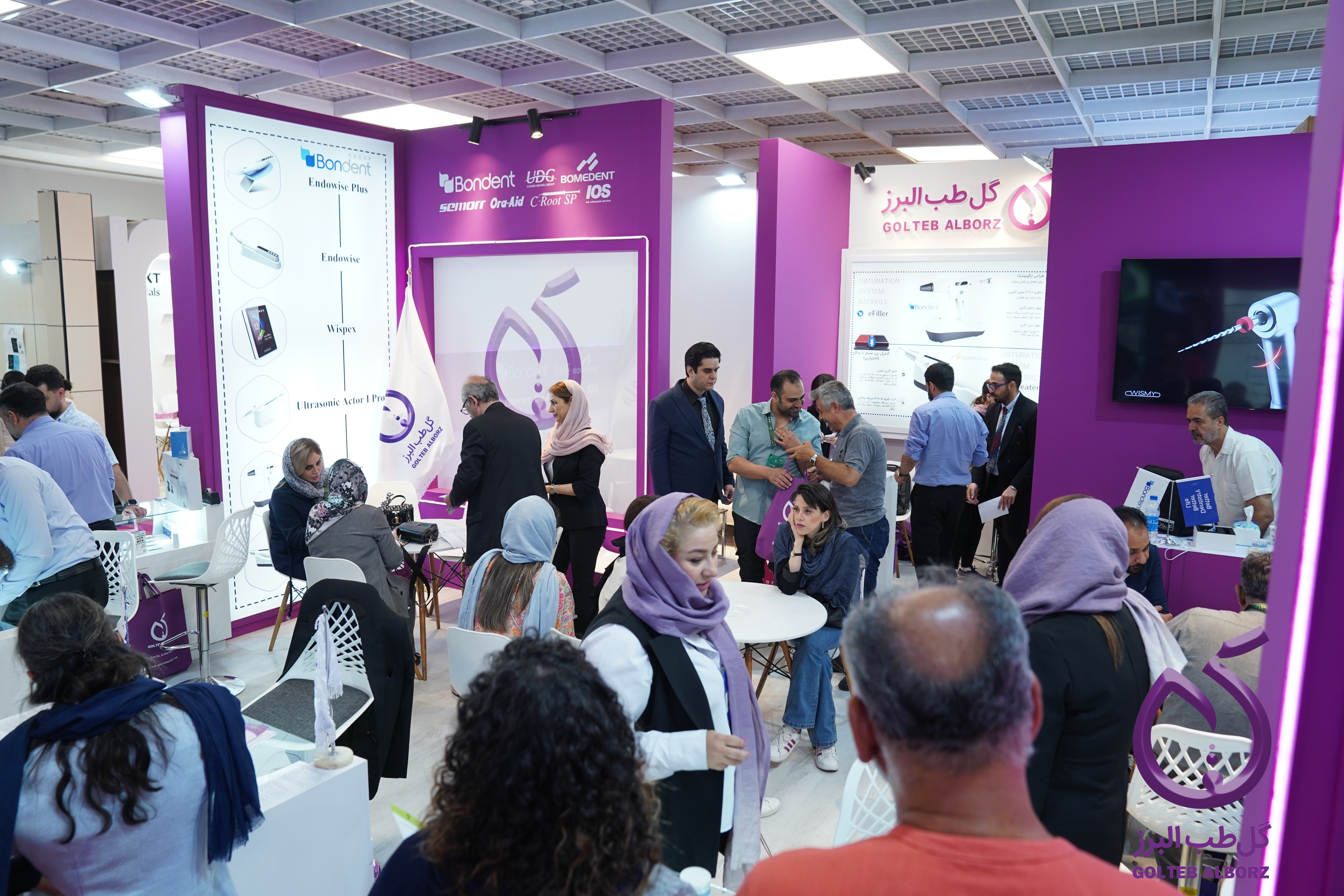 غرفه دندانپزشکی گل طب البرز در ایران مال - اکسیدا 2025